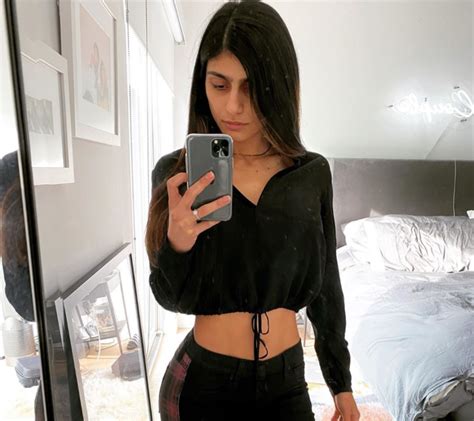 mia khalif onlyfans|Former porn star Mia Khalifa has revealed why her OnlyFans。